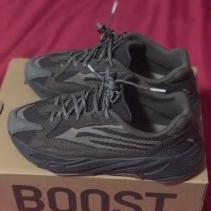 Yezzy 700